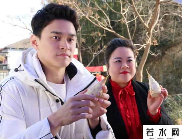 孙杨与泳池渐行渐远