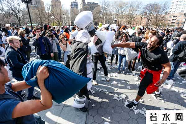 国际枕头大战日