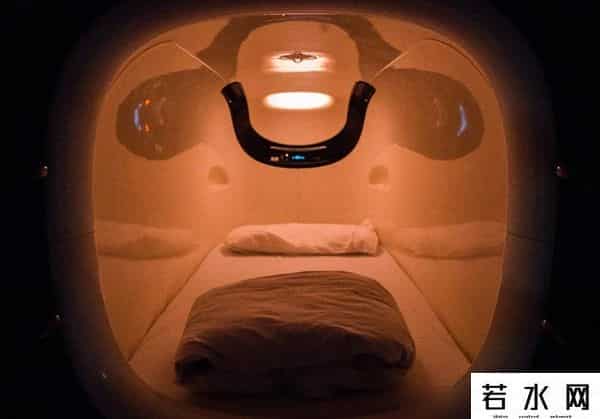 租房降级年轻人-住30元1天太空舱