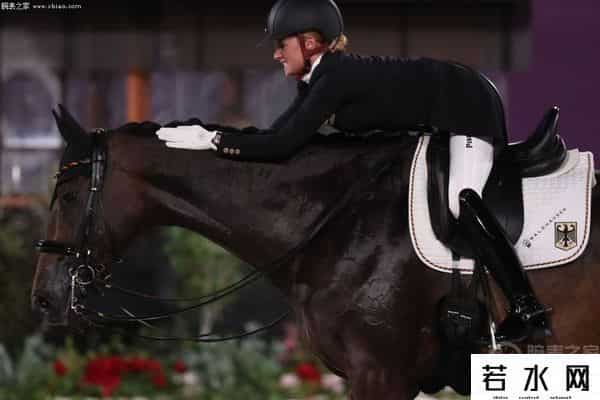 苏炳添空中悬浮跑