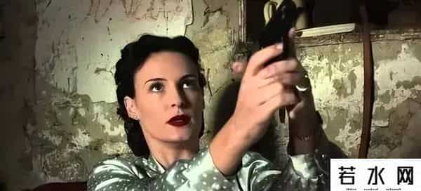 女生没有衣服是怎样的