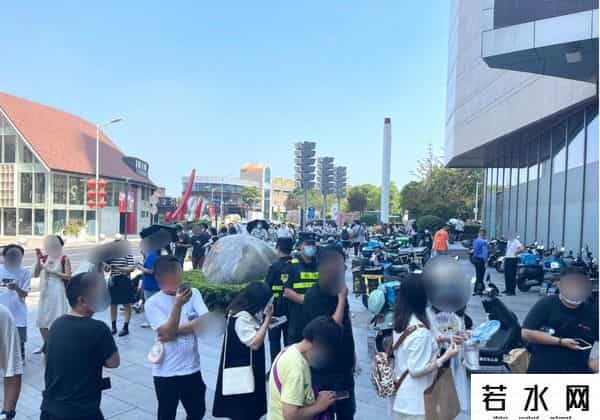 南京一茶颜悦色开业半小时后停业