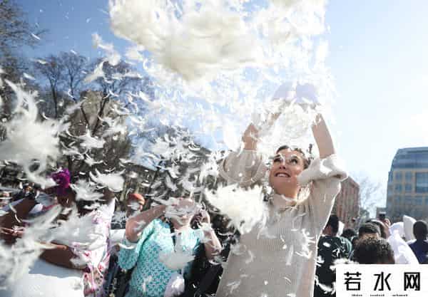 国际枕头大战日