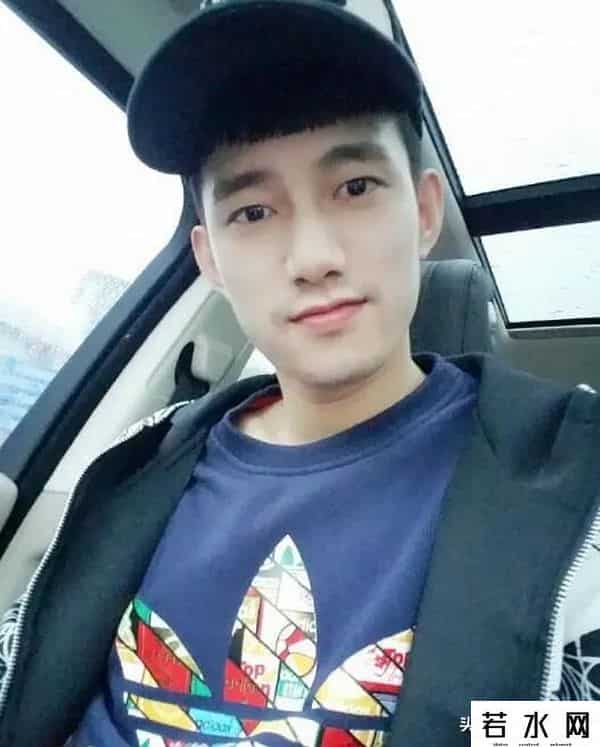 yy皇族天赐本人照片