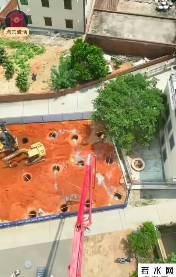 主播蹲守全红婵家