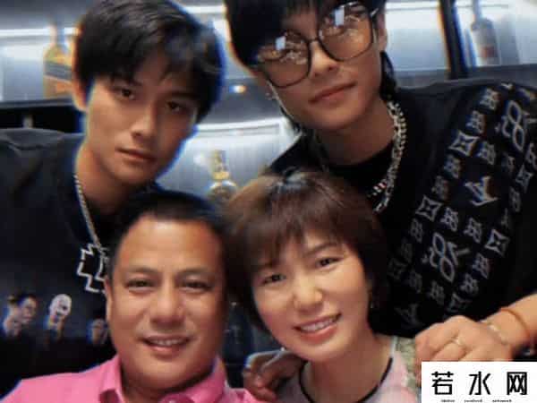 小杨哥的爸爸睡品牌方