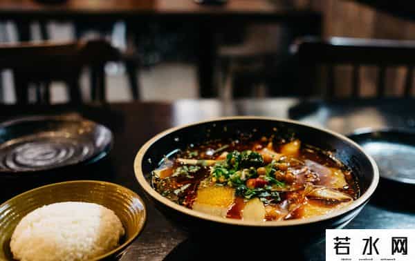 海底捞暴跌2000亿