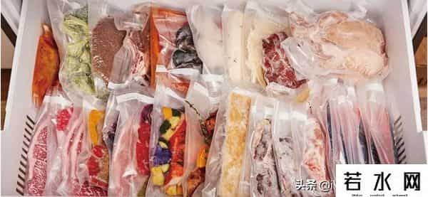 冰墩墩被晒成了糊墩墩