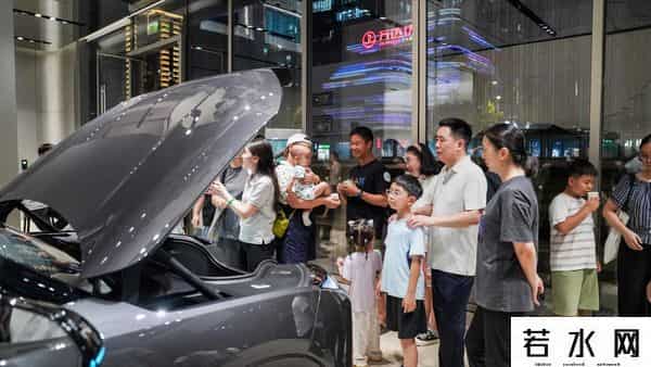 蔚来CEO-不理解为什么还有人买油车