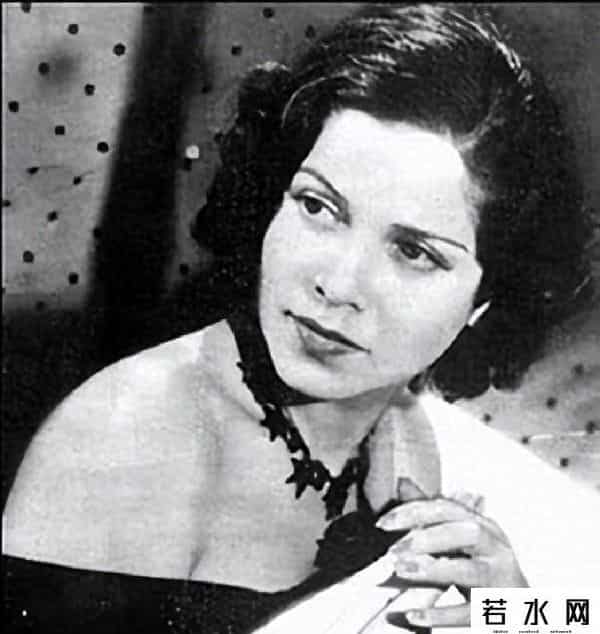 女生没有衣服是怎样的