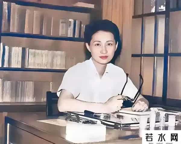 大胸年轻的搜子4