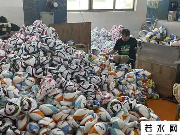 义乌厂家50天赶工10万个足球