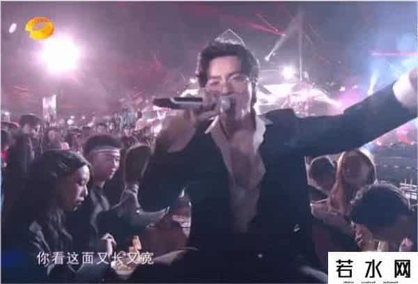 吴亦凡晒大碗宽面