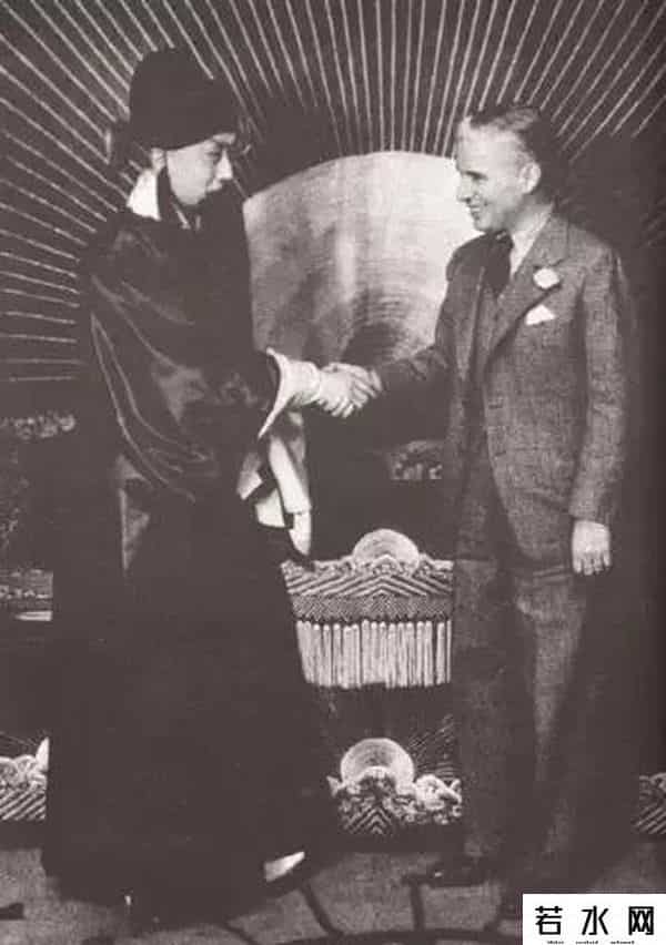 出租魔法袍7天赚2万