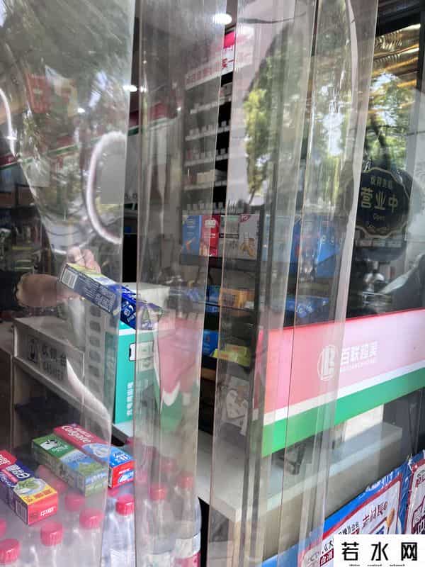 居家隔离时上海居民在干嘛