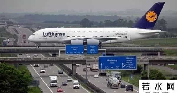 瓦莱里娅 卢基亚诺娃