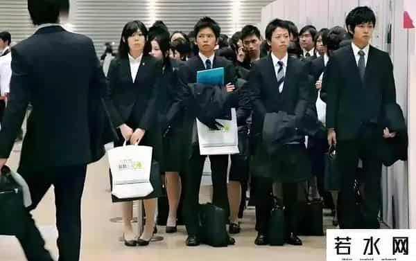 部分日本人开始反对上四休三了