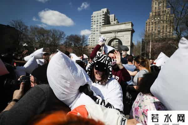 国际枕头大战日