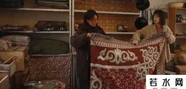 90后宝妈沙漠边缘送奶茶月入7000