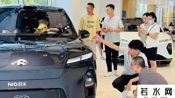 蔚来CEO-不理解为什么还有人买油车