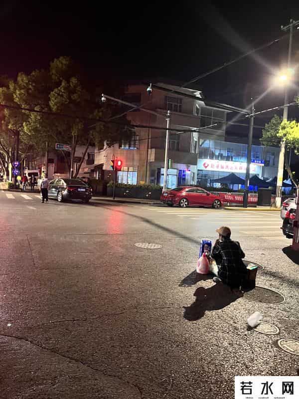 居家隔离时上海居民在干嘛