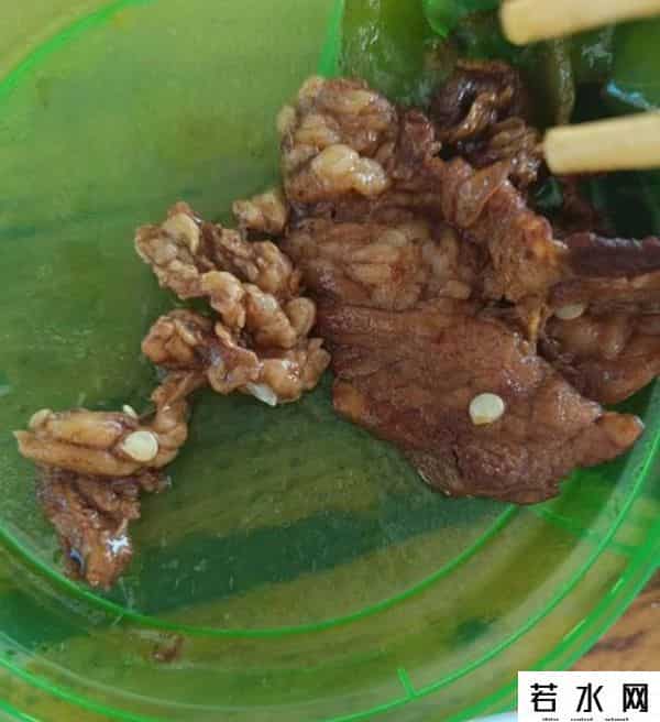 学生质疑店家卖淋巴肉被威胁