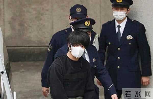 山上彻也母亲回应安倍遇刺