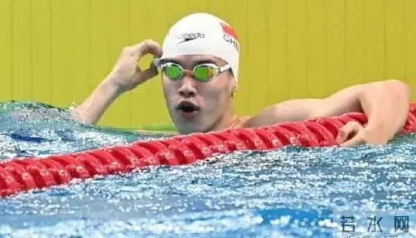 爷爷熬夜见证潘展乐破世界纪录