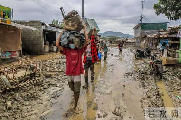 菲律宾警方解救200多名中国公民