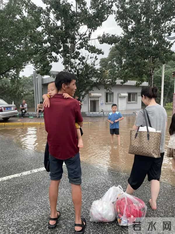 涿州救援不易-正经历断水断粮断电