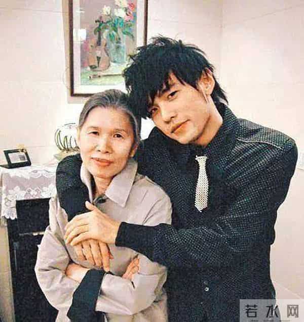 周杰伦谢谢大家重看演唱会