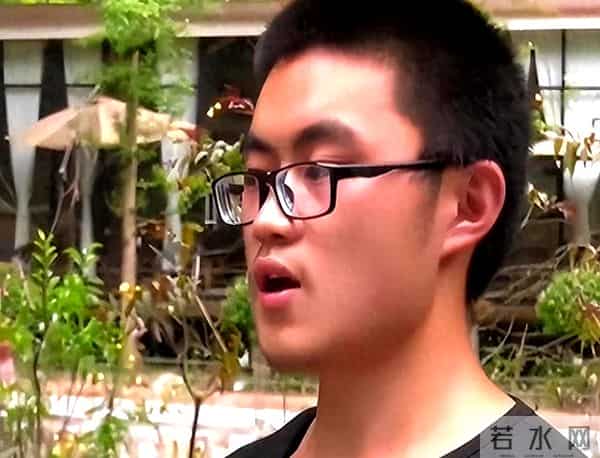 班主任回应男生高考前父亲去世