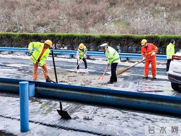 湖北十堰成立抢险救援指挥部