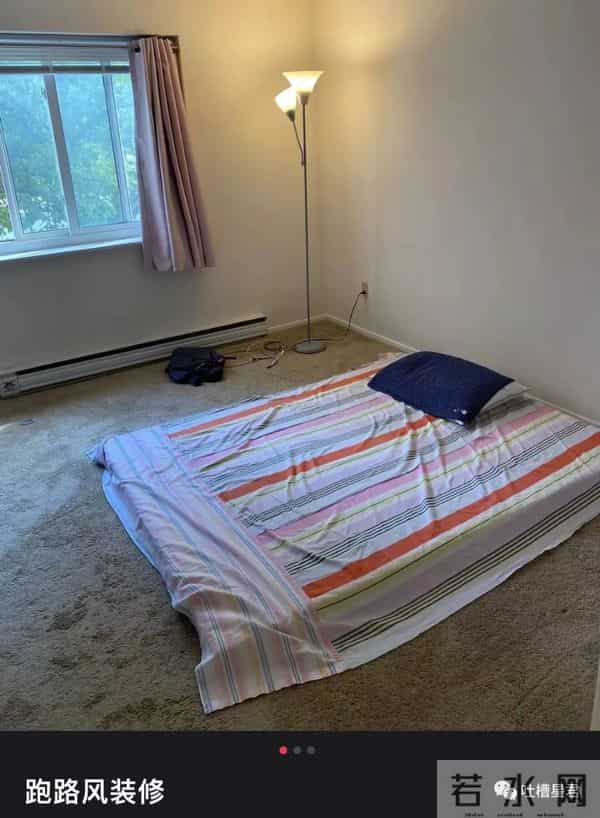 2岁女孩把蛇干当玩具吓跑妈妈