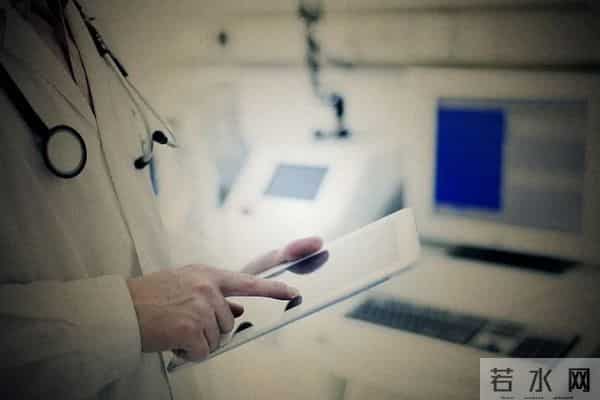 一家感染新冠儿子烧出阴阳脸