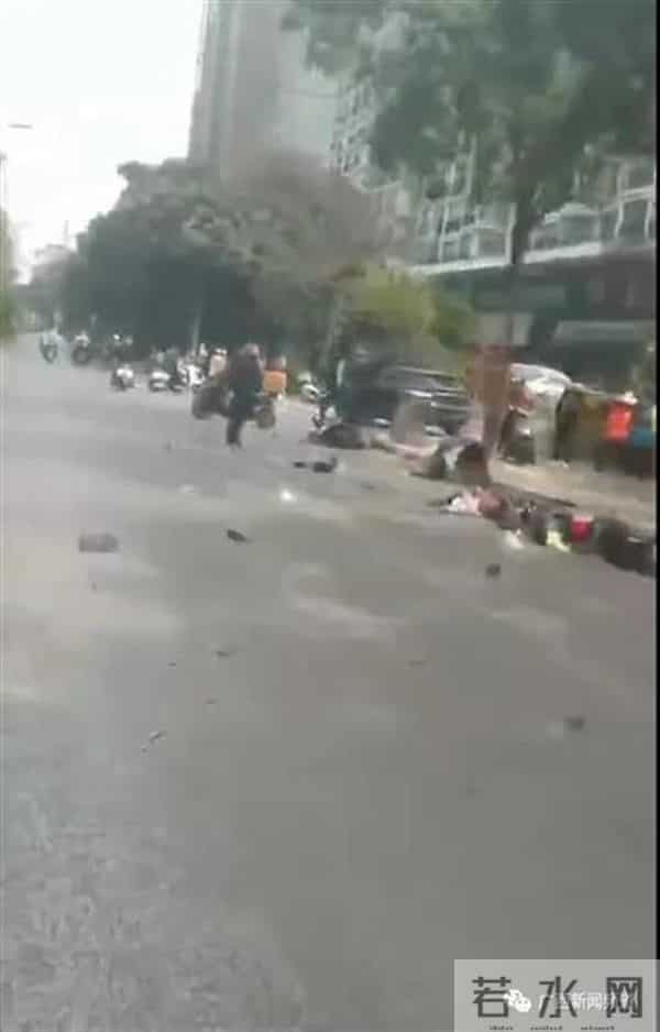 广西一suv撞多名行人已致4死6伤