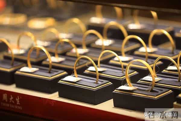 金价跌跌不休 大金镯子还能安排吗