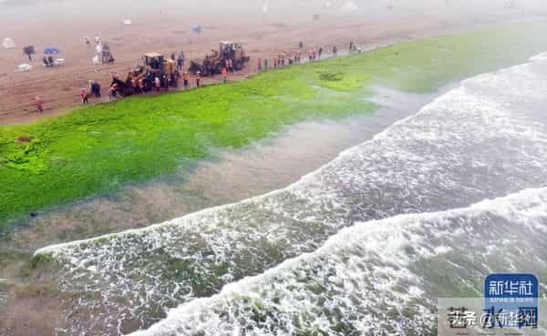 四川乐山大佛脚下河床裸露