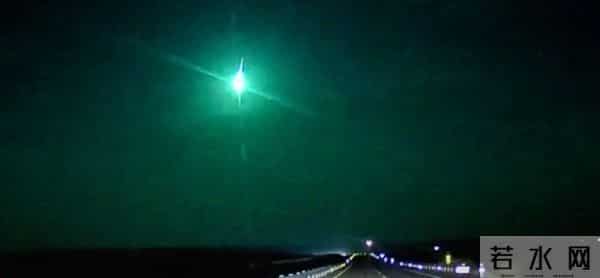 内蒙古现巨大不明发光飞行物