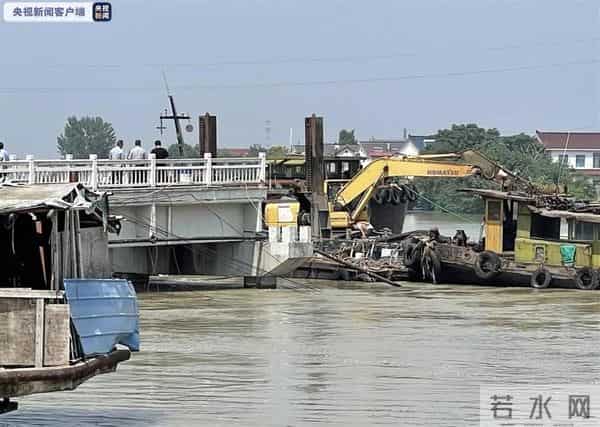 扬州百米大桥被撞断