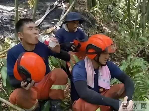 2名消防员在湖南森林火灾扑救中牺牲