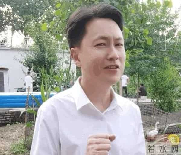 50岁卖鱼大叔身材管理堪比明星