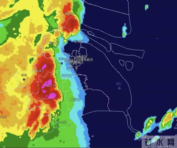 上海现弧状积雨云