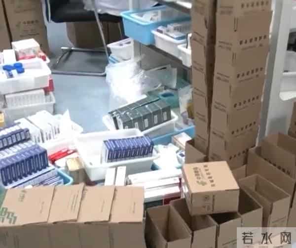 打包抗疫物资把自己手机也装进去了