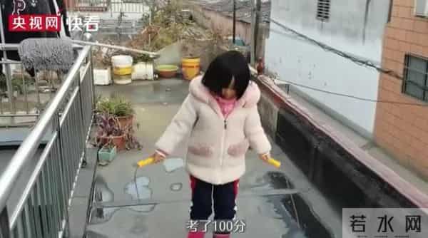 女儿考满分农民工父亲买烧鸡庆祝