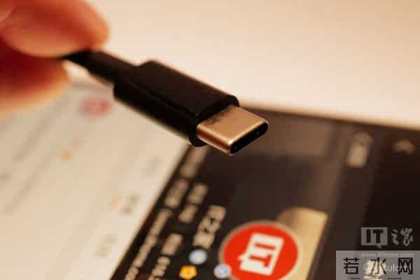 苹果15系列数据线照片曝光