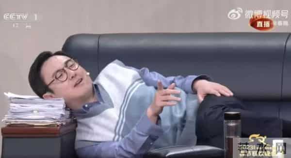 安徽宣城-干部打牌掼蛋 可扫码举报