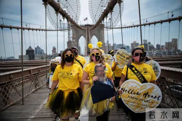 大批美国人发推自曝