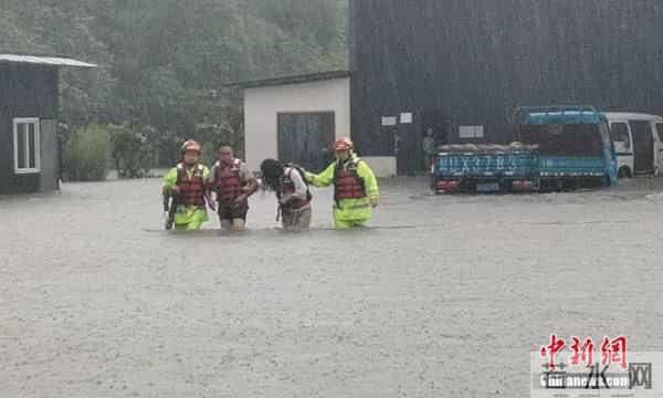 四川遭暴雨车轮战