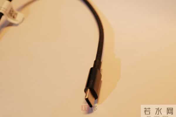 苹果15系列数据线照片曝光